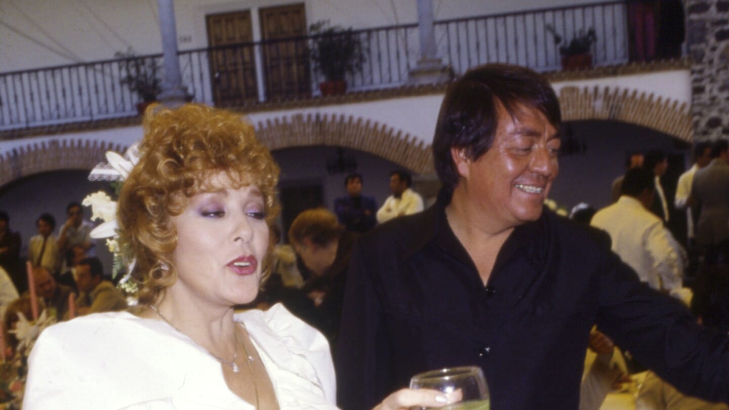 Silvia Pinal y Tulio Hernández.